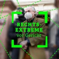 Logo der Dlf Doku Serie: "Der Reichsbürger-Prozess" mit dem Schriftzug "Rechtsextreme vor Gericht"
