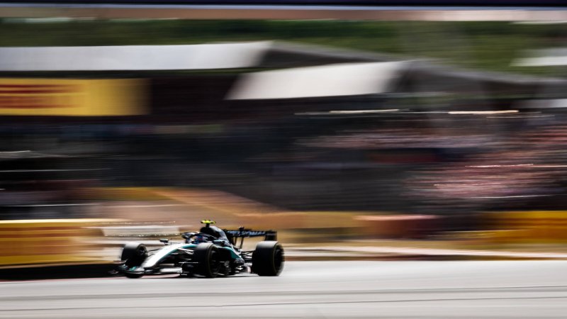 F1-Grand-Prix von Großbritannien: Menschen im Spiegel während des Formel-1-Pirelli-Grand-Prix von Großbritannien 2026 auf dem Silverstone Circuit in Towcester am 5. Juli 2026. 