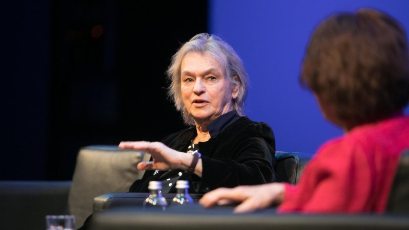 Elke Heidenreich auf einem Panel