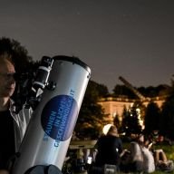 Satellitenschwärme könnten bald den Blick ins All blockieren